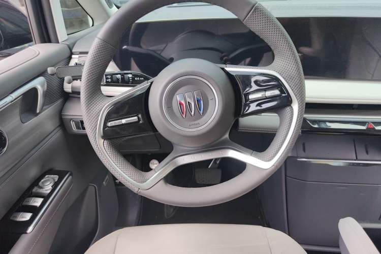 Used Buick GL8 2025 Lu Zun Deluxe Edition Steering Wheel