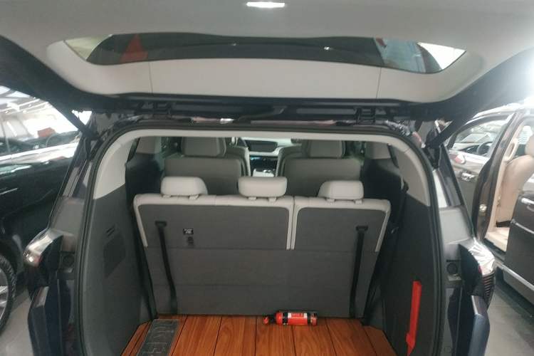 Used Buick GL8 2025 Lu Zun Smart Enjoyment Edition Trunk