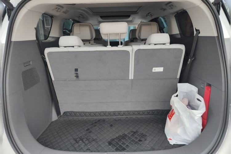 Used Buick GL8 2025 Lu Zun Deluxe Edition Trunk