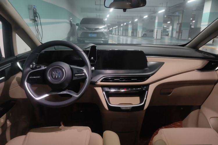 Used Buick GL8 2025 Model Land Executive Class First-Adoption Edition Center Console