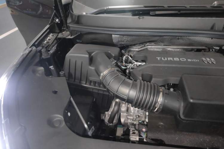 Used Buick GL8 2025 Model Land Executive Class First-Adoption Edition Engine Bay Right