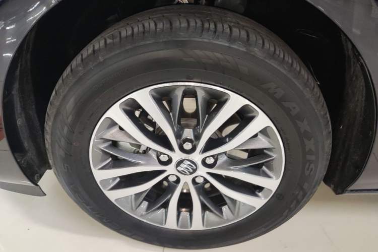 Used Buick GL8 2025 Model Land Executive Class First-Adoption Edition Left Front Wheel Hub
