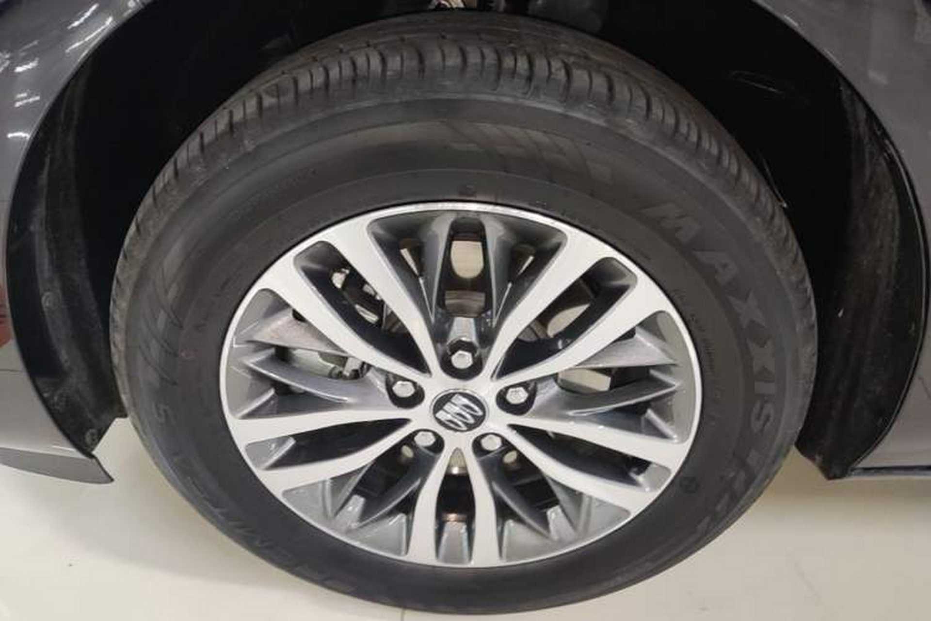 Used Buick GL8 2025 Model Land Executive Class First-Adoption Edition Left Front Wheel Hub