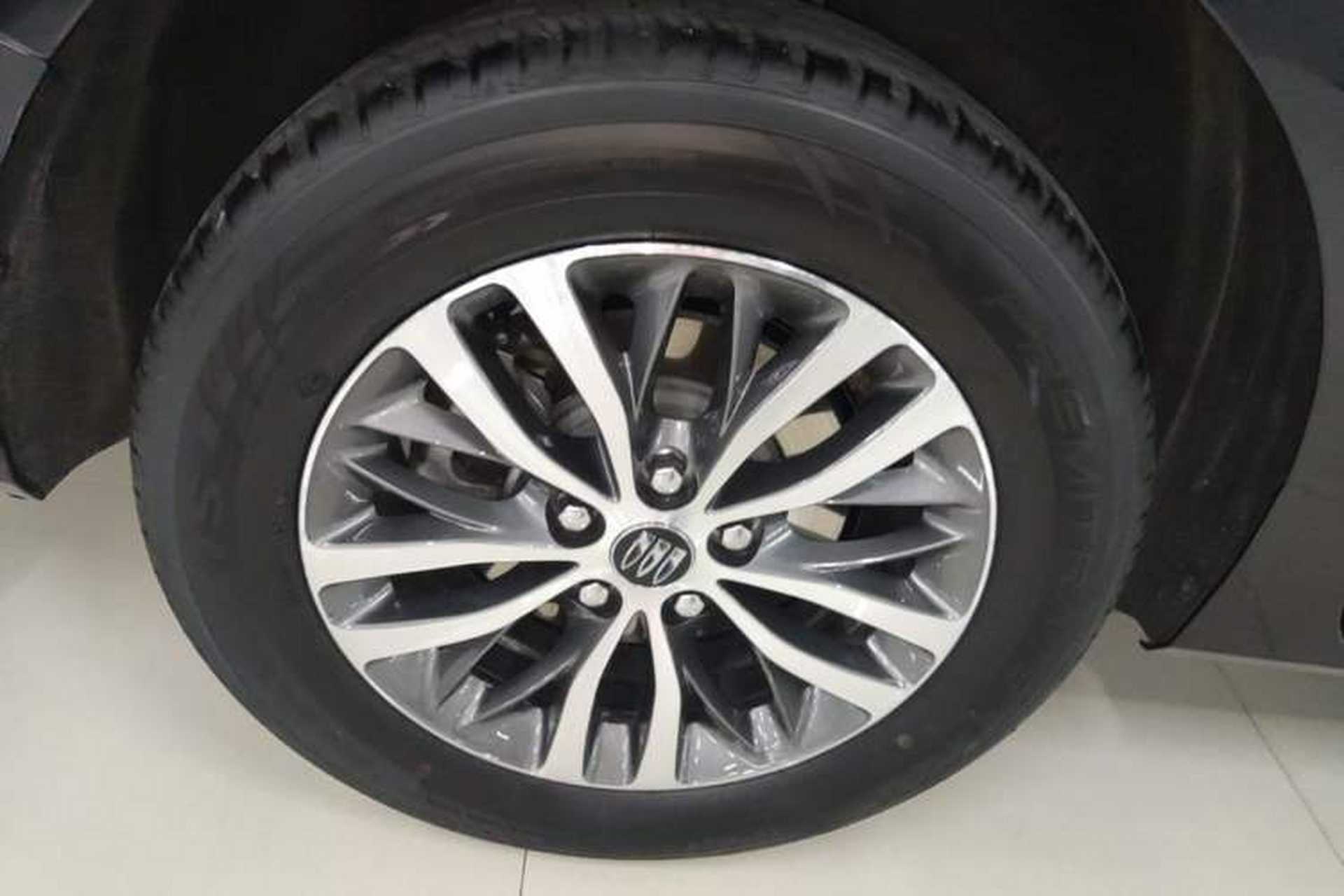 Used Buick GL8 2025 Model Land Executive Class First-Adoption Edition Right Rear Wheel Hub