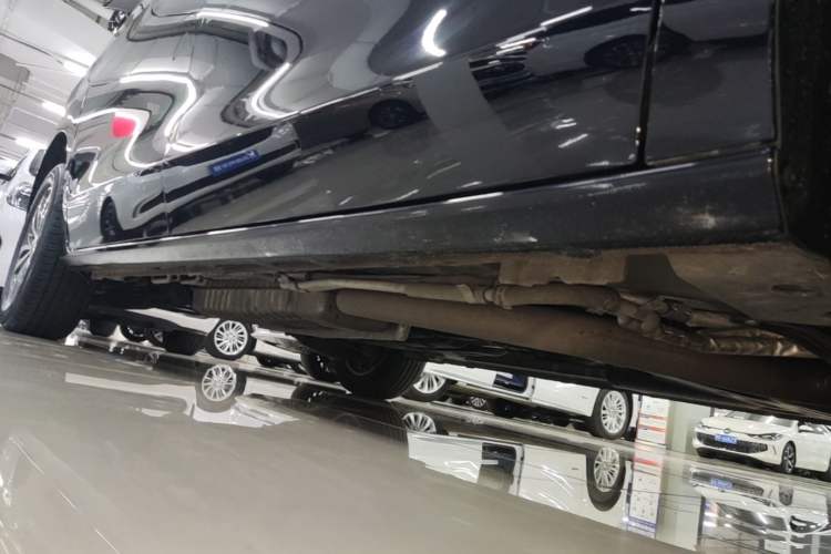 Used Buick GL8 2025 Model Land Executive Class First-Adoption Edition Right Side Sill