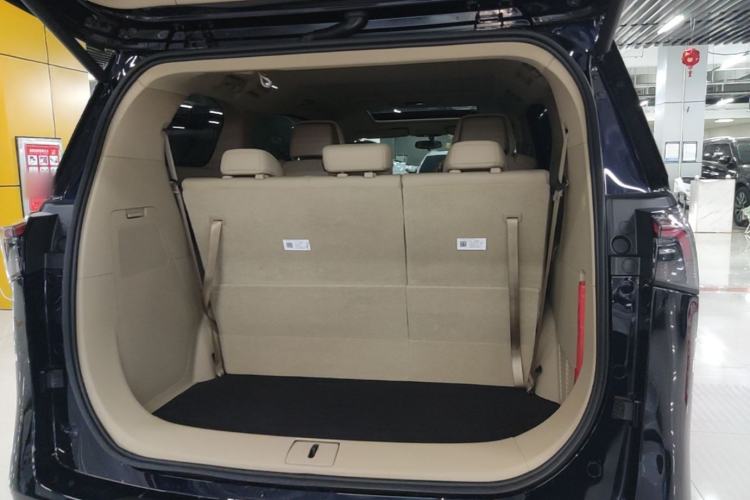 Used Buick GL8 2025 Model Land Executive Class First-Adoption Edition Trunk