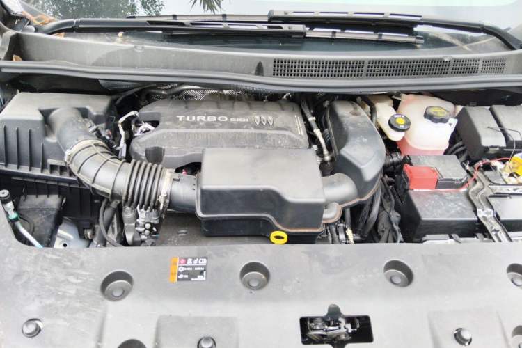 Used Buick GL8 2025 Lu Zun Deluxe Edition Engine Bay