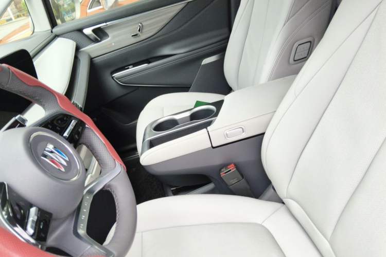 Used Buick GL8 2025 Lu Zun Deluxe Edition Left Front Seat