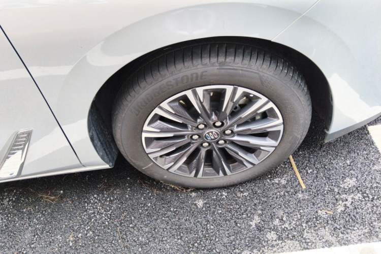 Used Buick GL8 2025 Lu Zun Deluxe Edition Right Front Wheel Hub