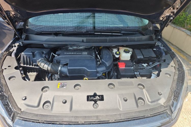 Used Buick GL8 2025 Lu Zun Deluxe Edition Engine Bay