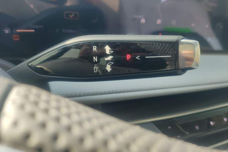 Used Buick GL8 2025 Lu Zun Deluxe Edition Gear Lever