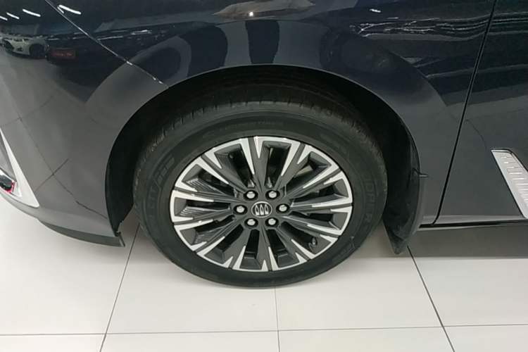 Used Buick GL8 2025 Lu Zun Smart Enjoyment Edition Left Front Wheel Hub