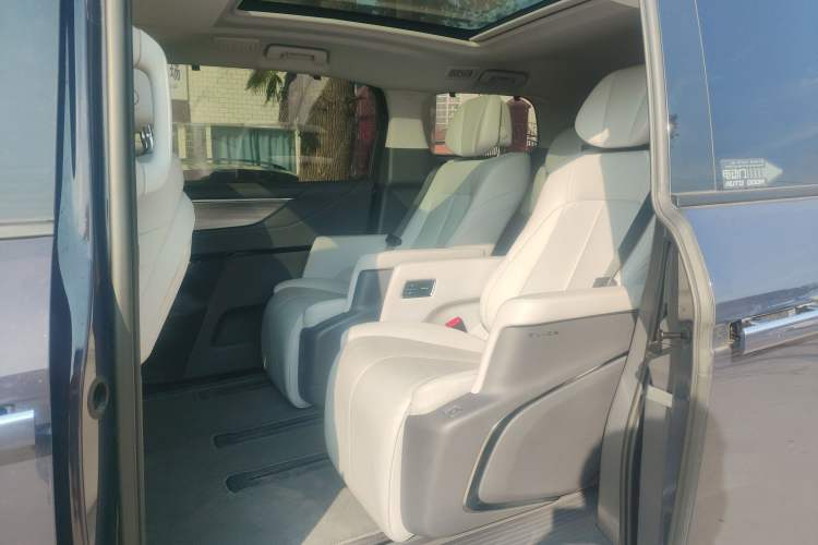 Used Buick GL8 2025 Lu Zun Deluxe Edition Left Rear Seat