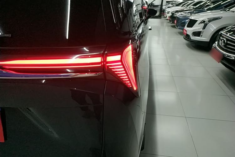 Used Buick GL8 2025 Lu Zun Smart Enjoyment Edition Right Rear Taillight