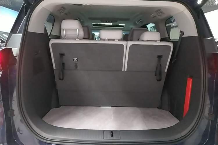 Used Buick GL8 2025 Lu Zun Smart Enjoyment Edition Trunk