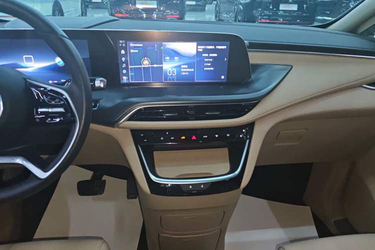 Used Buick GL8 2025 Model Land Executive Class First-Adoption Edition Audio And AC Panel