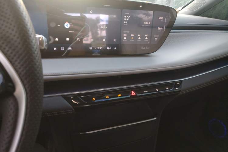 Used Buick GL8 2025 Lu Zun Smart Enjoyment Edition Audio And AC Panel