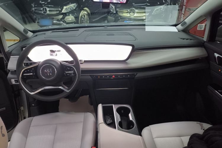 Used Buick GL8 2025 Lu Zun Deluxe Edition Center Console