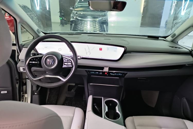 Used Buick GL8 2025 Lu Zun Deluxe Edition Center Console