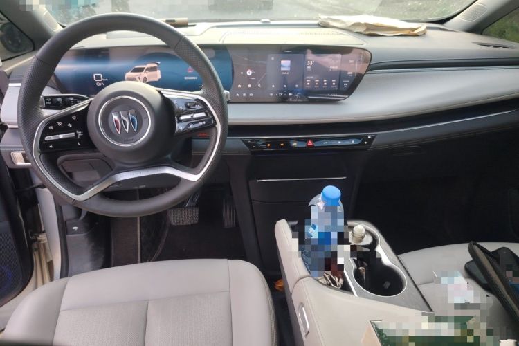 Used Buick GL8 2025 Lu Zun Smart Enjoyment Edition Center Console