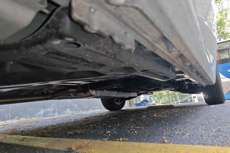 Used Buick GL8 2025 Model Land Cruiser Business Class Comfort DG Edition Chassis Front Left