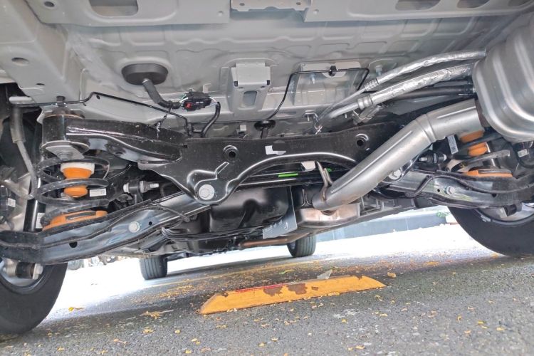 Used Buick GL8 2025 Model Land Cruiser Business Class Comfort DG Edition Chassis Rear