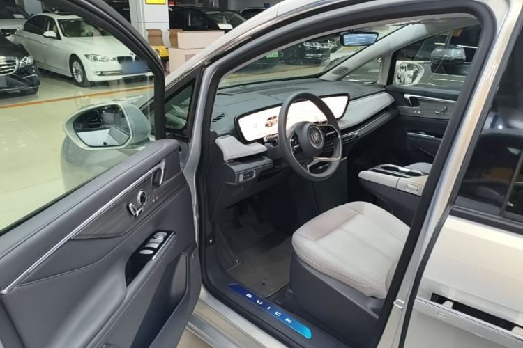 Used Buick GL8 2025 Lu Zun Deluxe Edition Driver Seat