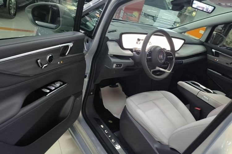 Used Buick GL8 2025 Lu Zun Deluxe Edition Driver Seat