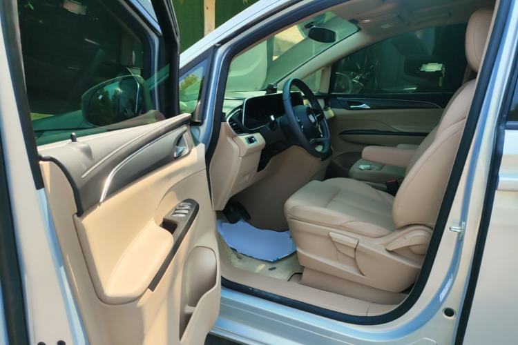 Used Buick GL8 2025 Model Land Cruiser Business Class Comfort DG Edition Driver Seat