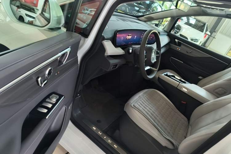 Used Buick GL8 2025 Lu Zun Deluxe Edition Driver Seat