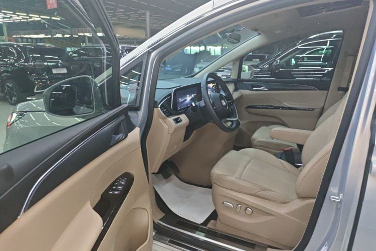 Used Buick GL8 2025 Model Land Executive Class First-Adoption Edition Driver Seat