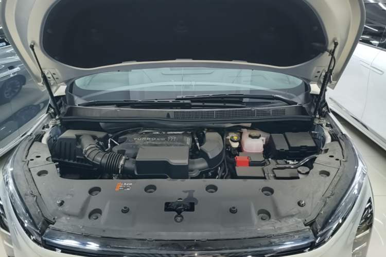 Used Buick GL8 2025 Lu Zun Deluxe Edition Engine Bay