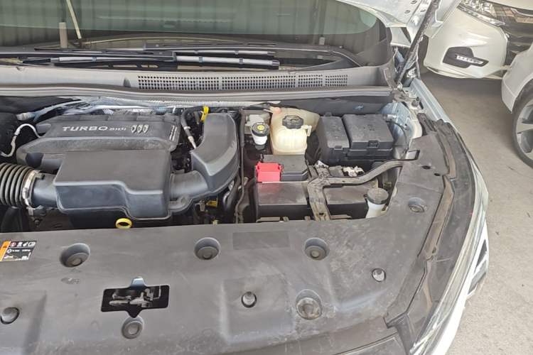 Used Buick GL8 2025 Lu Zun Deluxe Edition Engine Bay Left