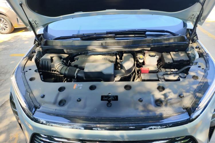Used Buick GL8 2025 Lu Zun Deluxe Edition Engine Bay