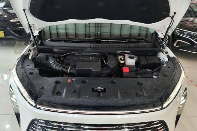 Used Buick GL8 2025 Lu Zun Deluxe Edition Engine Bay