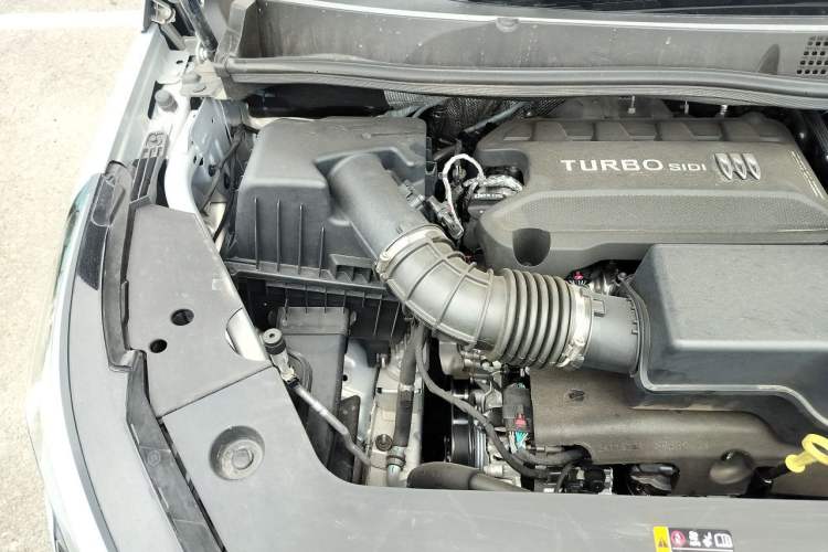 Used Buick GL8 2025 Lu Zun Deluxe Edition Engine Bay Right