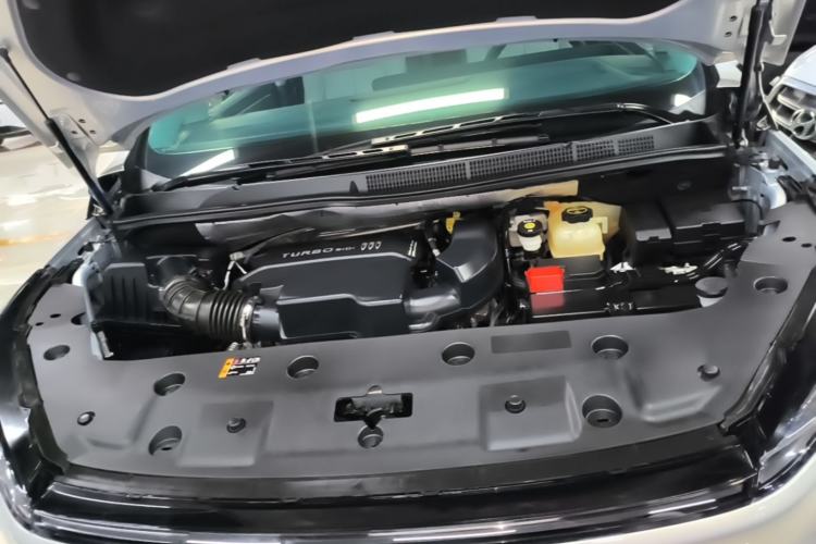 Used Buick GL8 2025 Lu Zun Smart Enjoyment Edition Engine Bay