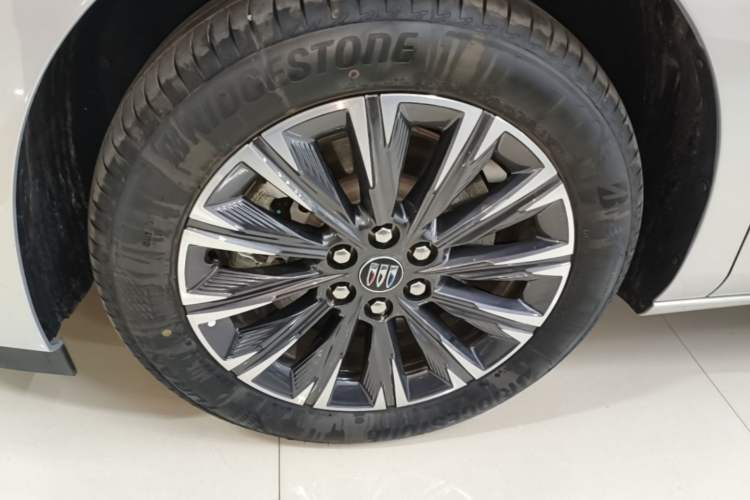 Used Buick GL8 2025 Lu Zun Deluxe Edition Exterior 4