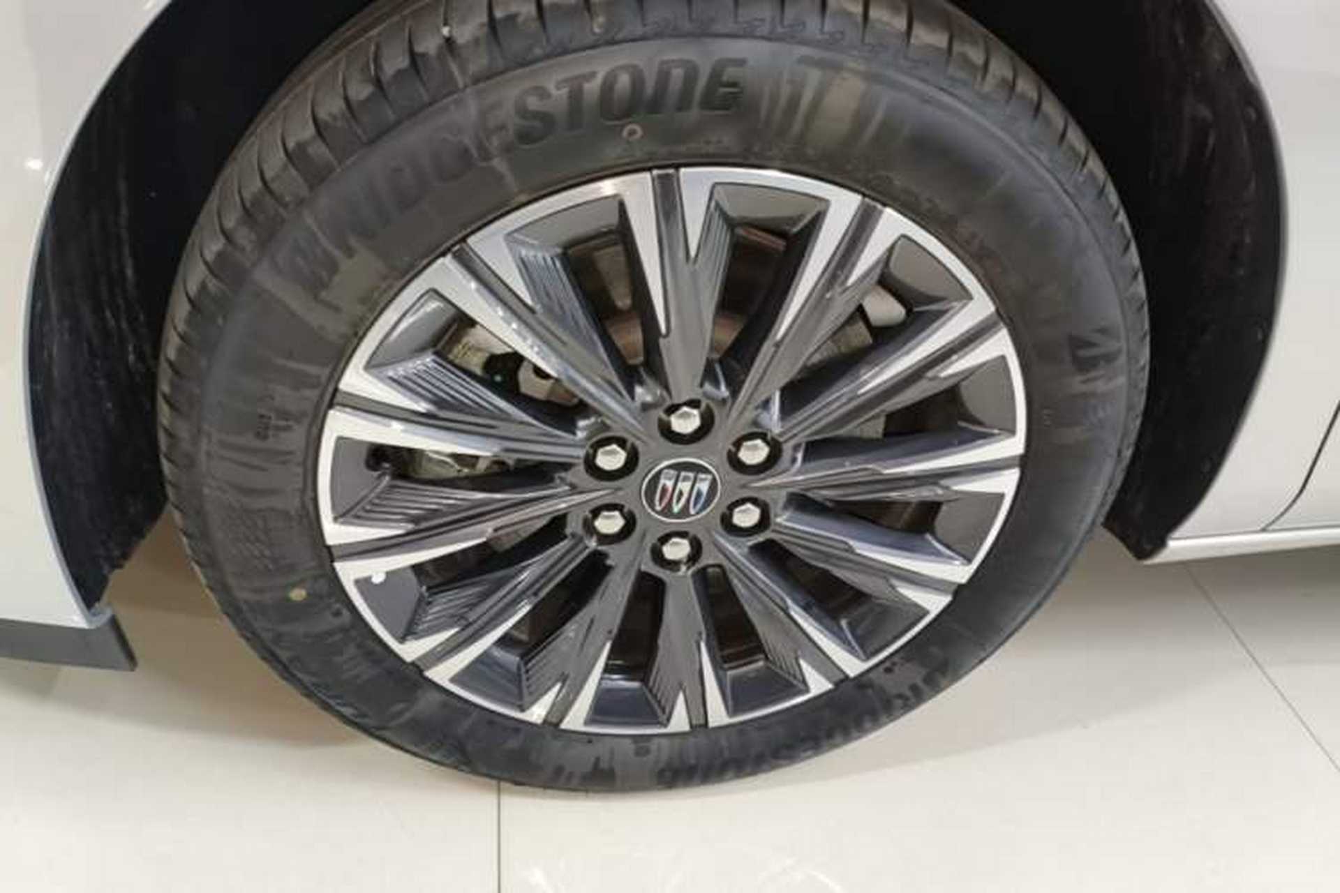 Used Buick GL8 2025 Lu Zun Deluxe Edition Exterior 4