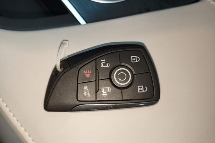 Used Buick GL8 2025 Lu Zun Deluxe Edition Interior 1