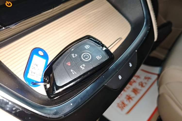 Used Buick GL8 2025 Model Land Cruiser Business Class Smart Enjoyment Edition Interior 1