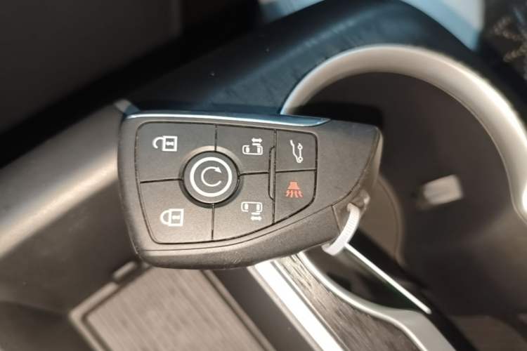Used Buick GL8 2025 Lu Zun Smart Enjoyment & Yue Edition Interior 1