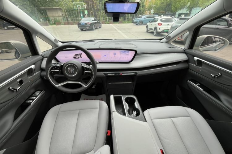 Used Buick GL8 2025 Lu Zun Deluxe Edition Interior 11