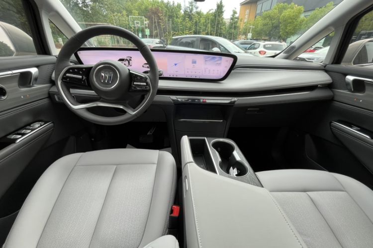Used Buick GL8 2025 Lu Zun Deluxe Edition Interior 2