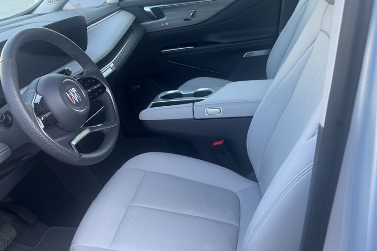 Used Buick GL8 2025 Lu Zun Deluxe Edition Interior 2