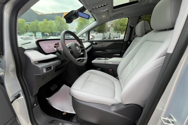 Used Buick GL8 2025 Lu Zun Deluxe Edition Interior 6