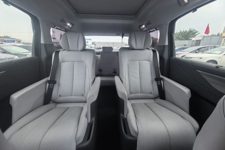 Used Buick GL8 2025 Lu Zun Deluxe Edition Interior 8
