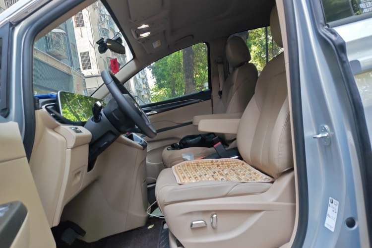 Used Buick GL8 2025 Model Land Cruiser Business Class Comfort DG Edition Left Front Seat