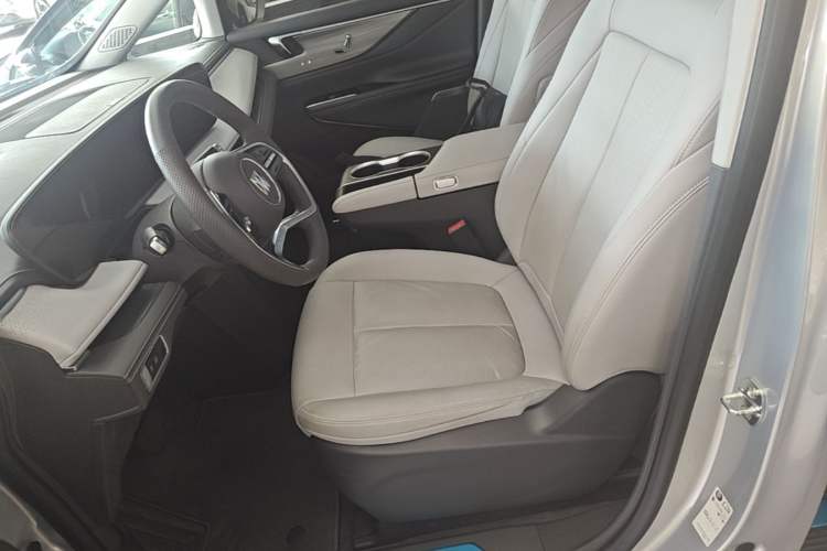 Used Buick GL8 2025 Lu Zun Deluxe Edition Left Front Seat