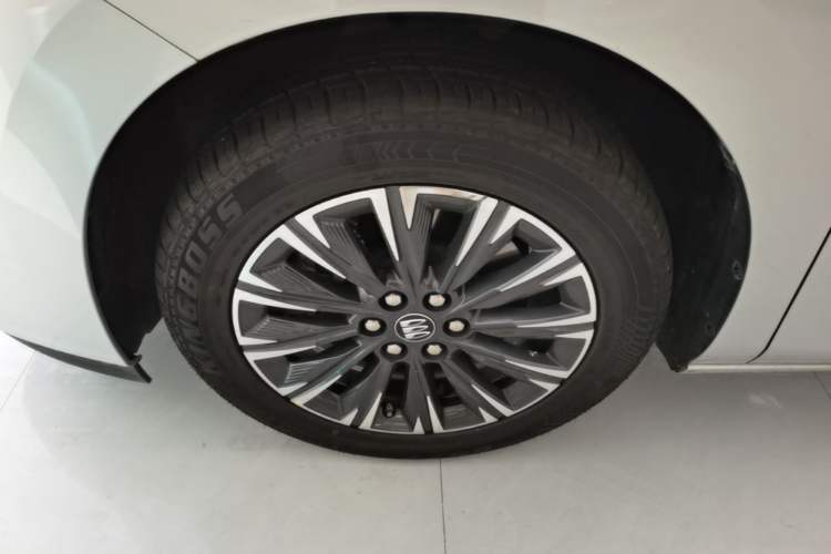 Used Buick GL8 2025 Lu Zun Smart Enjoyment Edition Left Front Wheel Hub